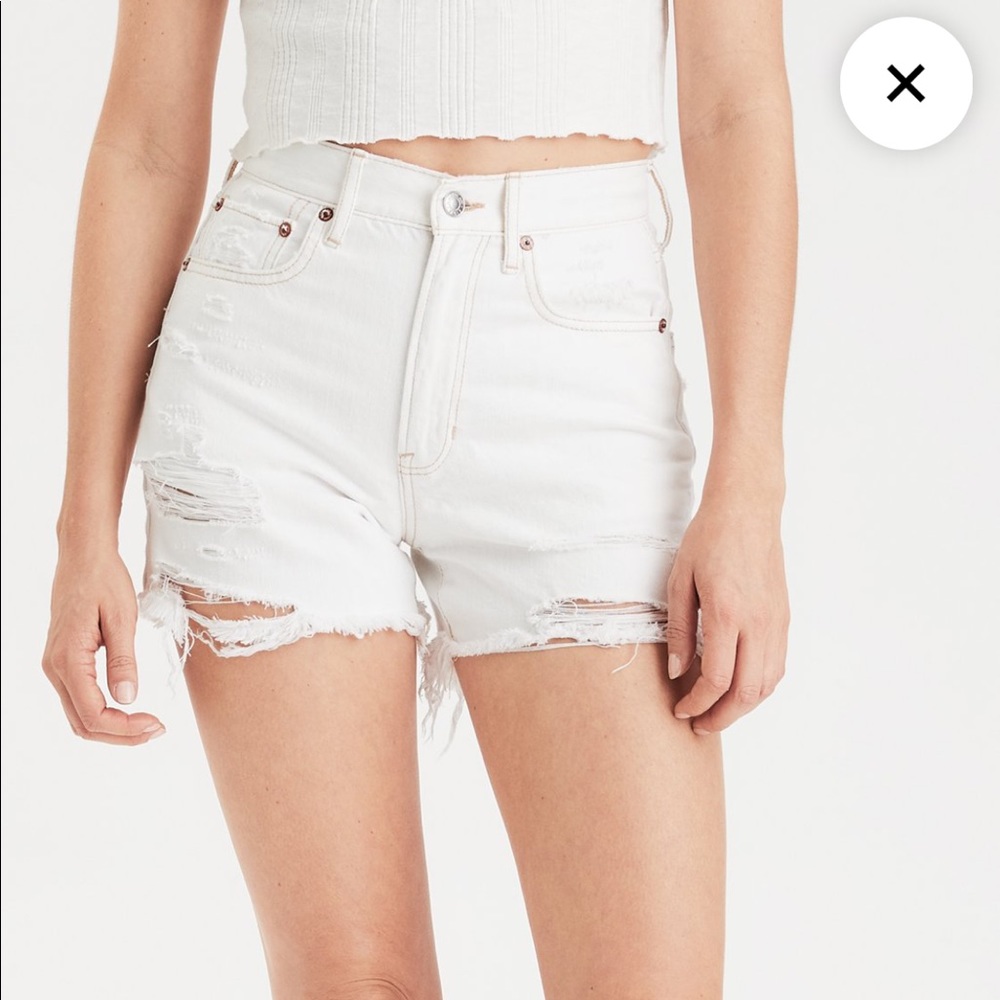 NWT! American Eagle White 90’s Boyfriend Shorts!